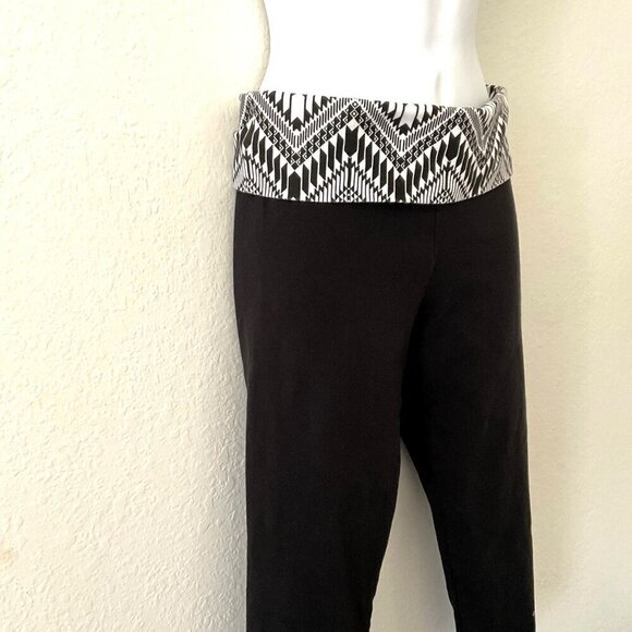 PINK VICTORIA’S SECRET CAPRI YOGA PANTS GYM WORKOUT CASUAL - Picture 3 of 10